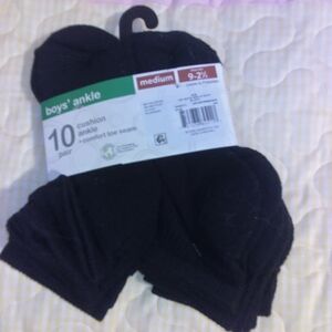 Boys' Ankle Black Socks - Medium